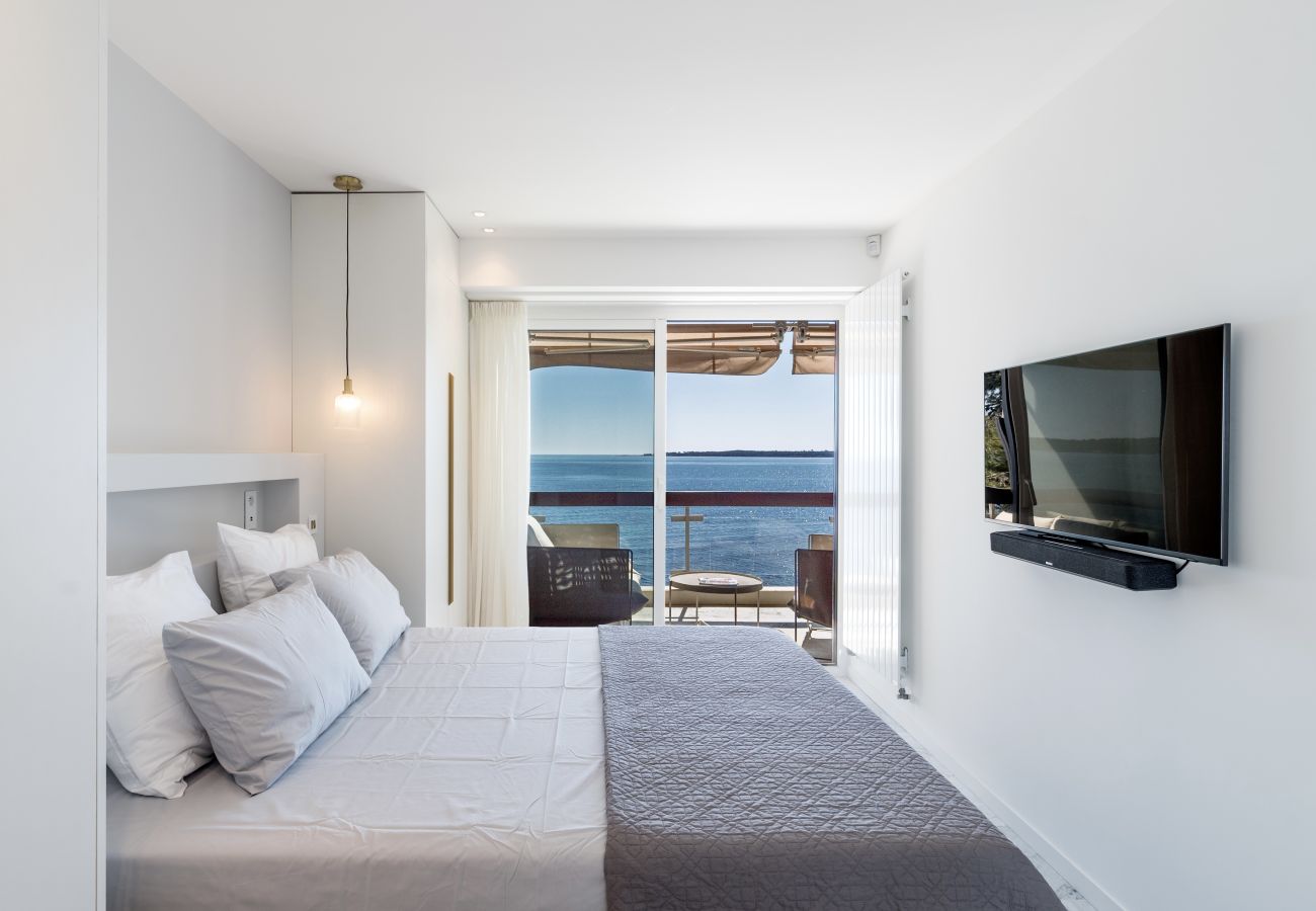 Appartement à Cannes - Adriana II By Terry's Homes pieds dans l'eau