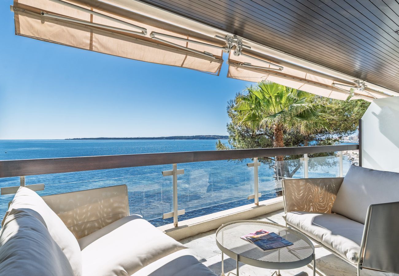 Appartement à Cannes - Adriana II By Terry's Homes pieds dans l'eau