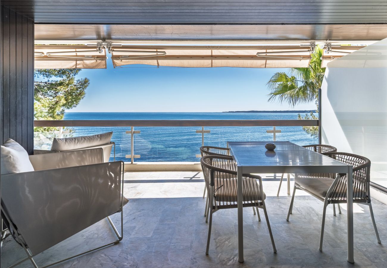 Appartement à Cannes - Adriana II By Terry's Homes pieds dans l'eau