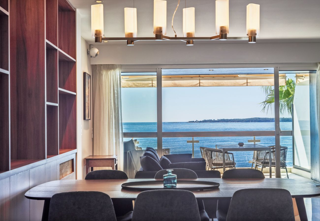 Appartement à Cannes - Adriana II By Terry's Homes pieds dans l'eau